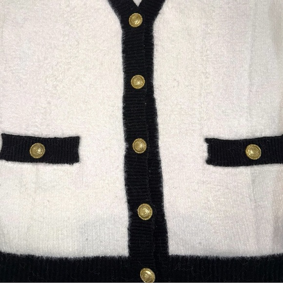 NWOT Tahari Cardigan White w/ Black Trim & Gold Buttons Soft Cardigan Women’s XL - Picture 4 of 11